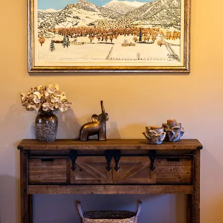 Alexi's House Tatil Evi